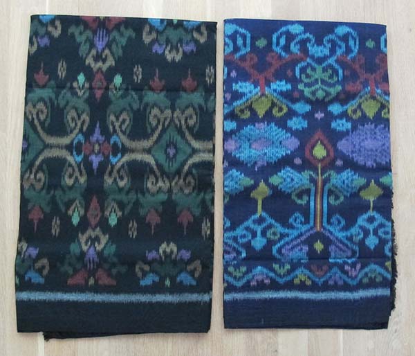 Traditioneel geweven patronen van twee ‘Endek’ sarongs, Klungkung, 2016